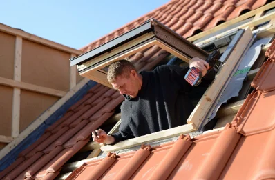 Pose de fenêtres de toit Velux à Sainte-Colombe-la-Commanderie